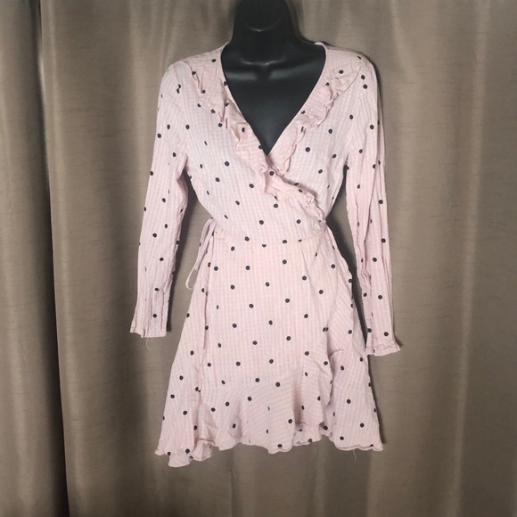 Forever 21 Dresses & Skirts - 🌸Host Pick 🌸Forever 21 Polka Dot Wrap Dress